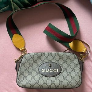 Gucci NEO VINTAGE GG SUPREME MESSENGER BAG